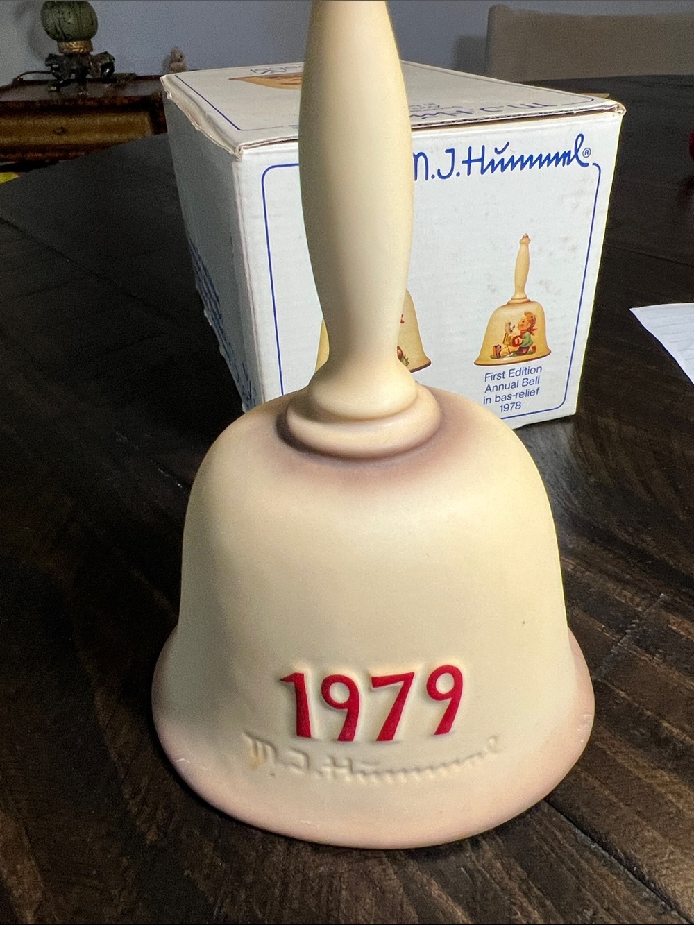 Hummel Cream Bell with Red-Scarf Girl Bas-Relief - Picture 4 of 10